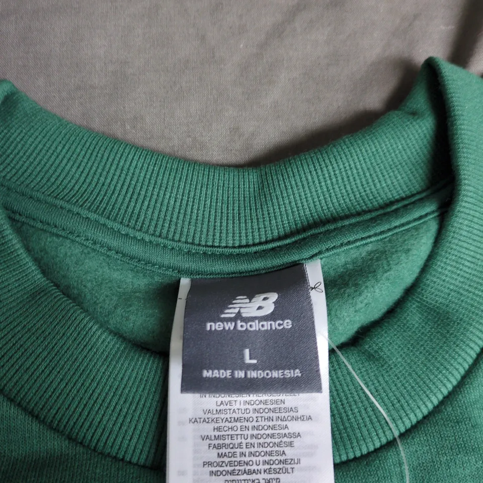 NEW BALANCE GREEN SWEATSHIRT – UK SIZE L