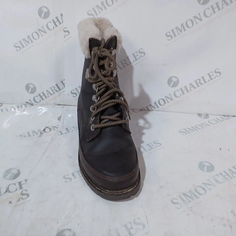 BOXED EMU OKAB WATERPROOF BOOTS, ESPRESSO - SIZE 4