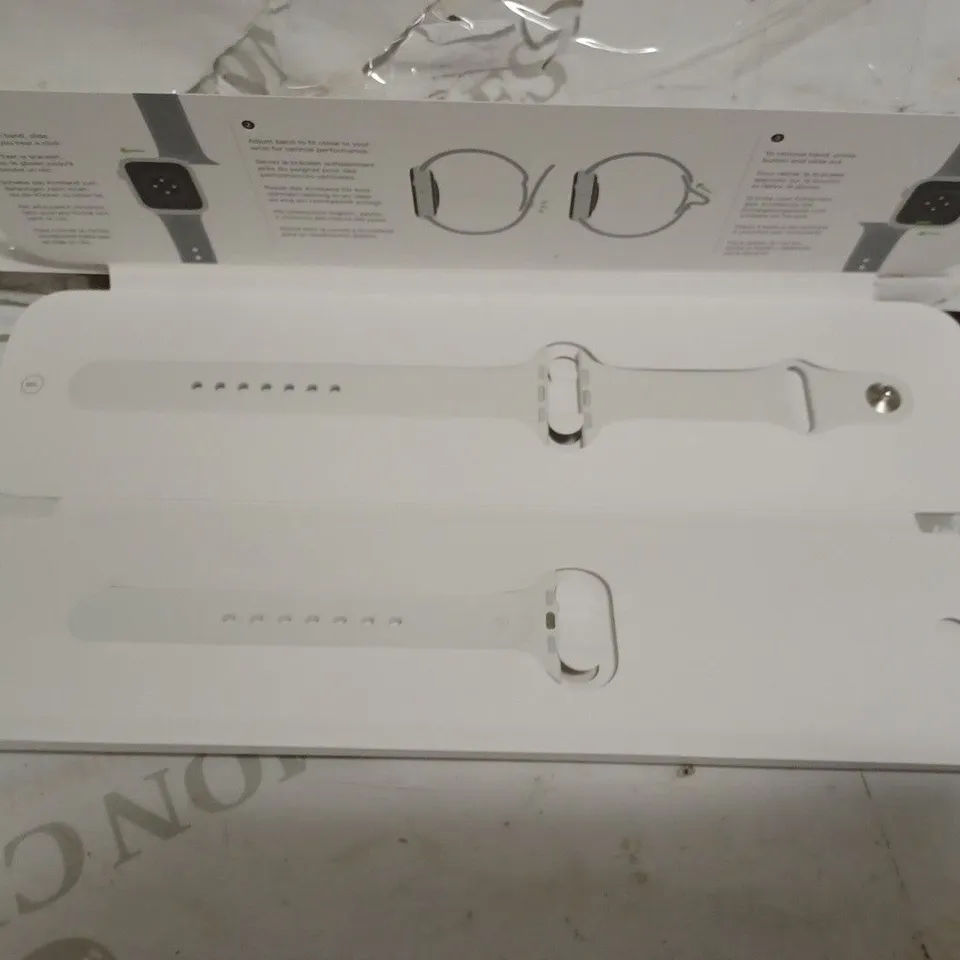 APPLE WATCH SE GPS ALUMINIUM CASE W/SPORT BAND 
