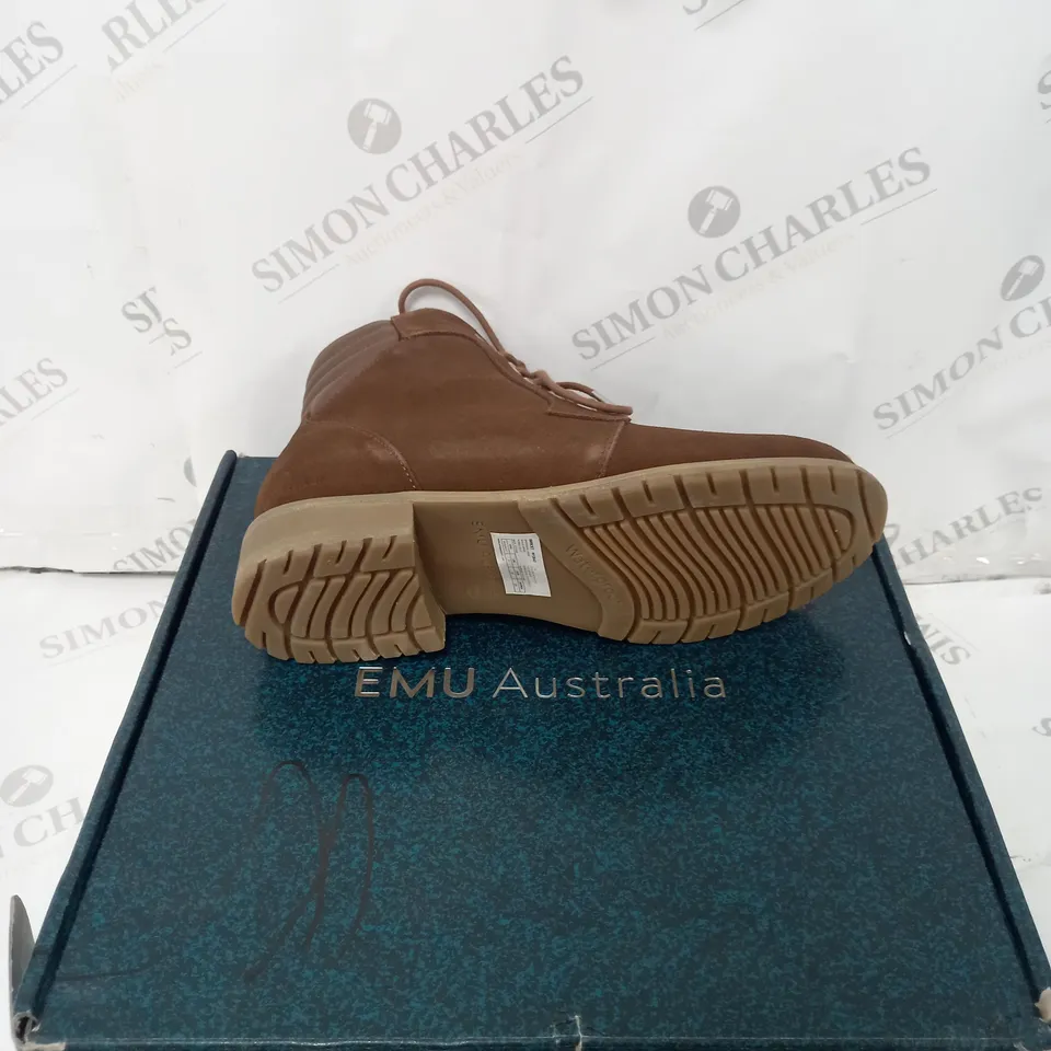 BOXED PAIR OF EMU AUSTRALIA BIRICET OAK SIZE 6