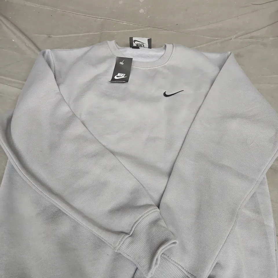 NIKE SWEATSHIRT – GREY – SIZE M