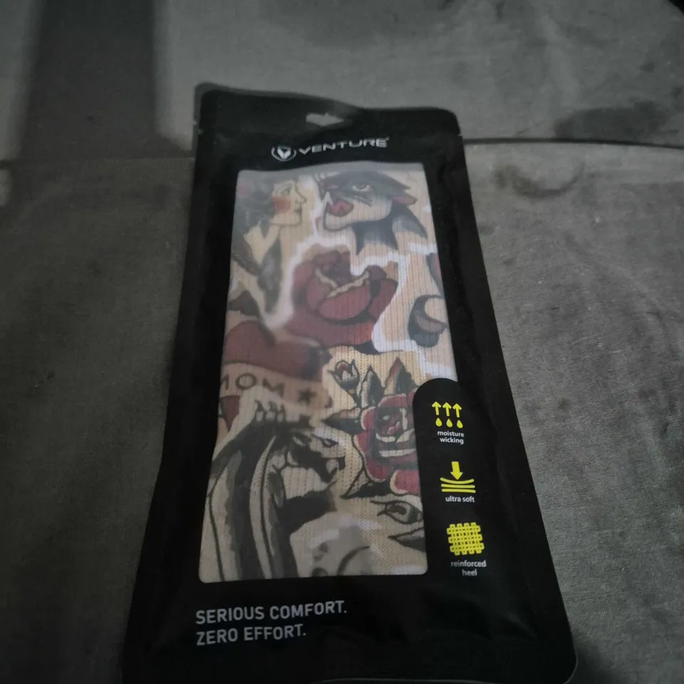 VENTURE TATTOO SHOP SOCKS – UNISEX CREW MID, S/M (UK 3-7)