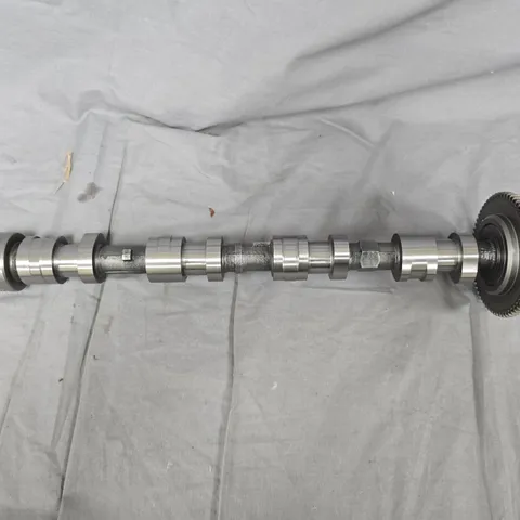 CAMSHAFT WITH TIMING GEAR – AUTOMOTIVE ENGINE COMPONENT - COLLECTION ONLY 