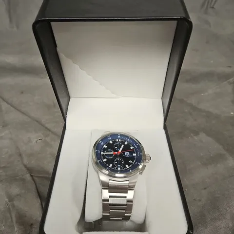 WILLIAM HUNT LONDON WRISTWATCH – STAINLESS STEEL BRACELET, CHRONOGRAPH DIAL