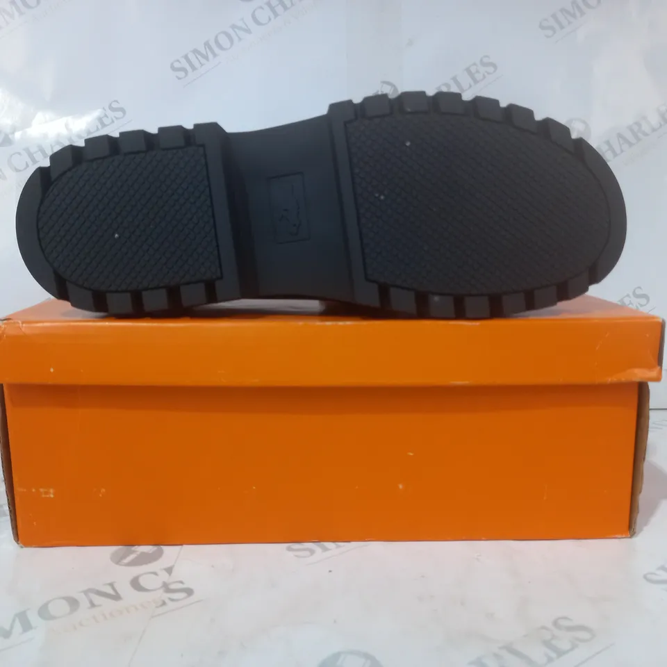 BOXED PAIR OF ROCKET DOG CHUNKY LOAFERS IN BLACK UK SIZE 8