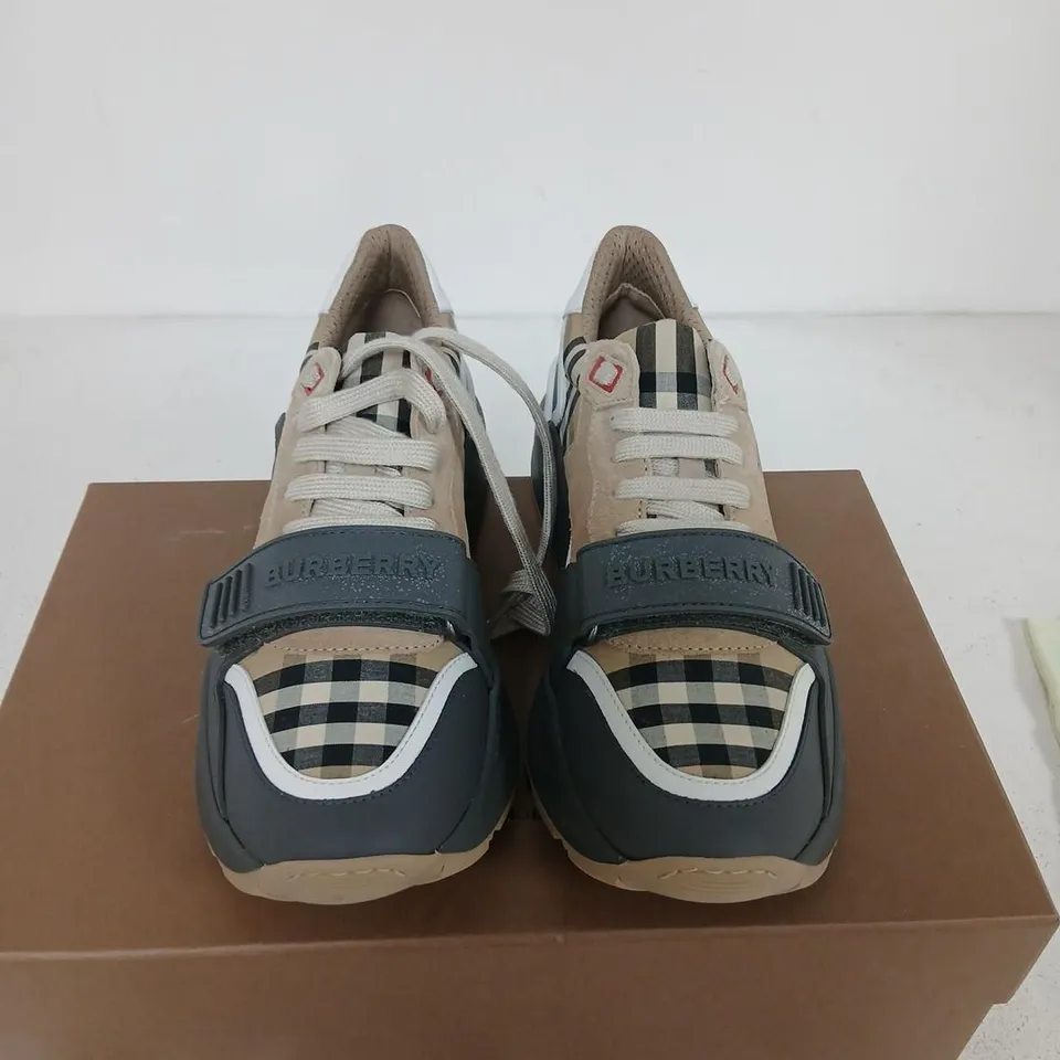 BURBERRY LOW TOP SNEAKER – GREY/ARCHIVE BEIGE, UK 5 (EU 38)