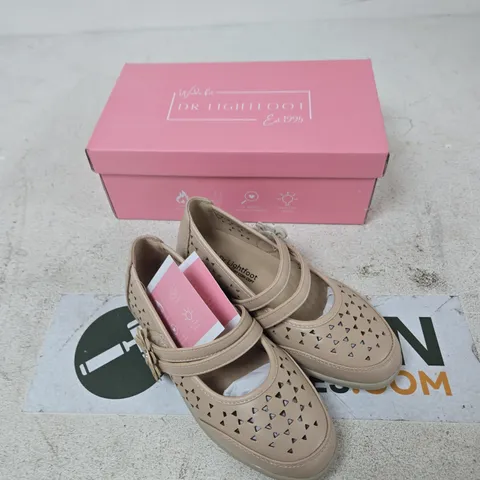 DR LIGHTFOOT BEIGE ' MARY JANE SHOES – UK 3