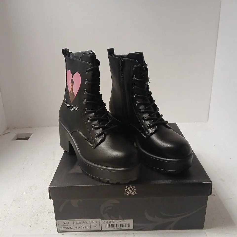 KOI UK 7 TEAM JACOB MILITARY BOOTS – BLACK BOXED