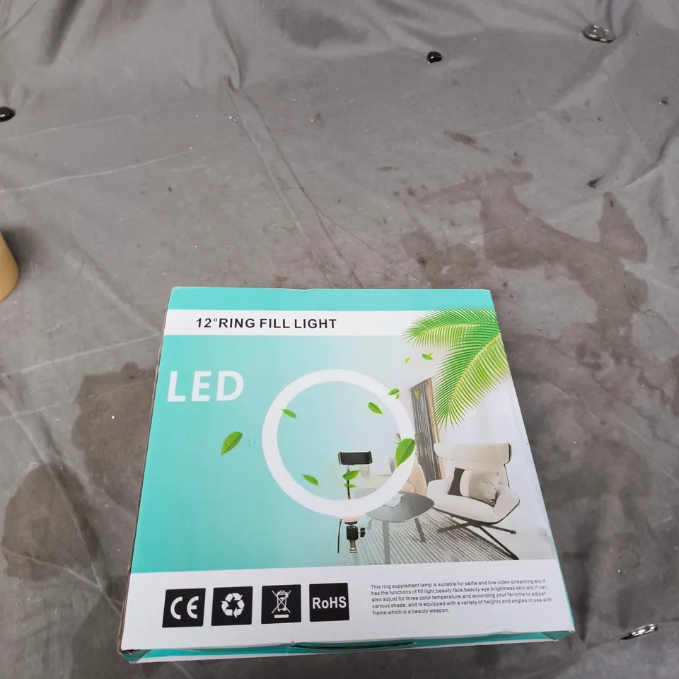 CAGE OF APPROXIMATELY 20 ASSORTED ITEMS TO INCLUDE: 12" RING LIGHT 