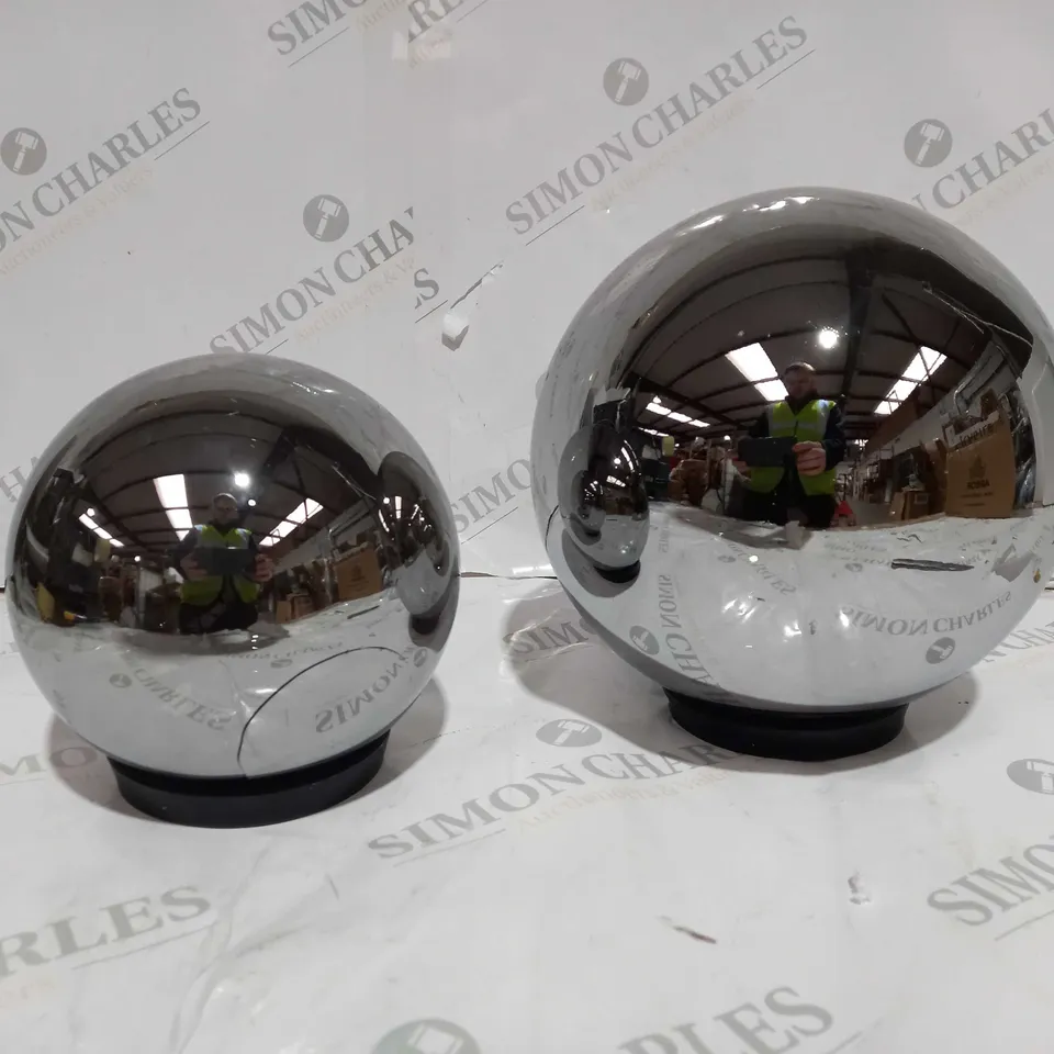 BOXED KELLY HOPPEN SET OF 2 INDOOR OUTDOOR PRELIT GLASS DECOR, REFLECTIVE ORBS