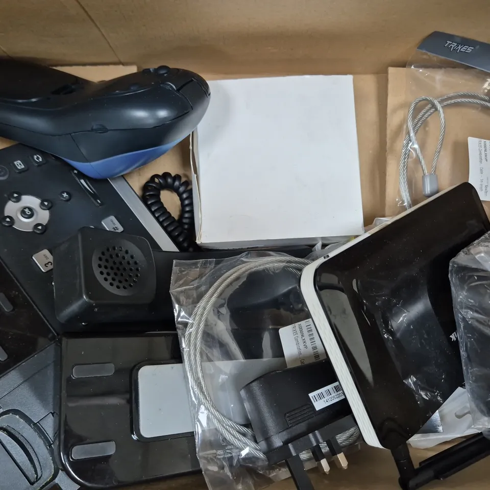 CAGE OF APPROXIMATELY 20 ASSORTED ELECTRICAL ITEMS TO INCLUDE COMPUTER KEYBOARDS, ETC - COLLECTION ONLY