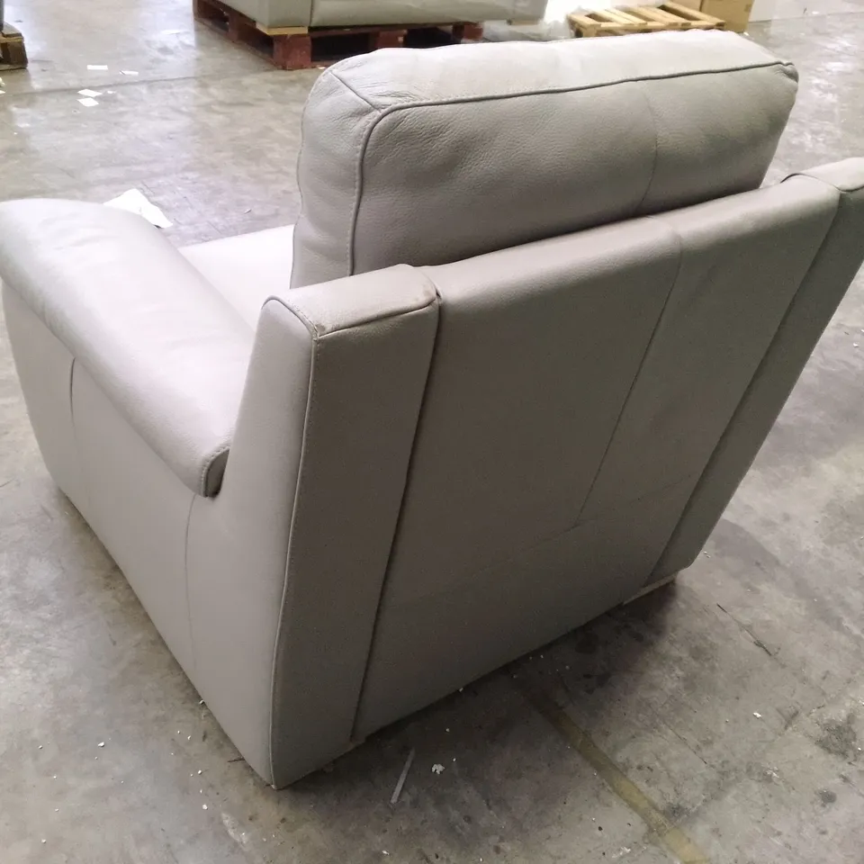 QUALITY ITALIAN DESIGNER MORENO CHAIR WITH SMALL ARMS - LIGHT GREY LEATHER