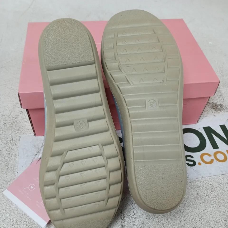 BOXED PAIR OF DR LIGHTHOUSESUSAN SHOES IN PINK/BLUE - UK 8