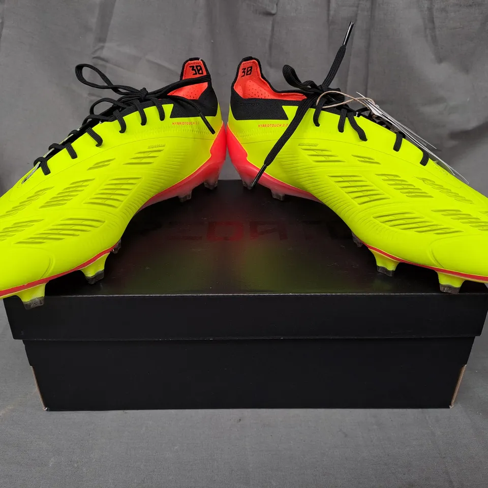 BOXED PAIR OF ADIDAS PREDATOR ELITE FOOTBALL BOOTS IN MULTICOLOUR UK SIZE 9.5
