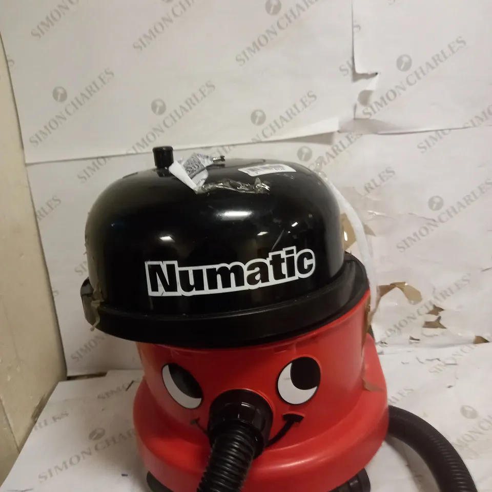 NUMATIC INTERNATIONAL HENRY HOOVER 