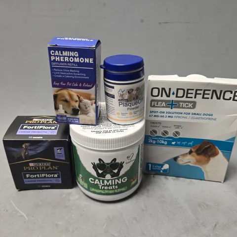 TOTE OF APPROXIMATELY 10 ASSORTED PET ITEMS TO INCLUDE - CALMING TREATS , PLAQUE OFF POWDER , ON DEFENCE FLEA + TICK ETC