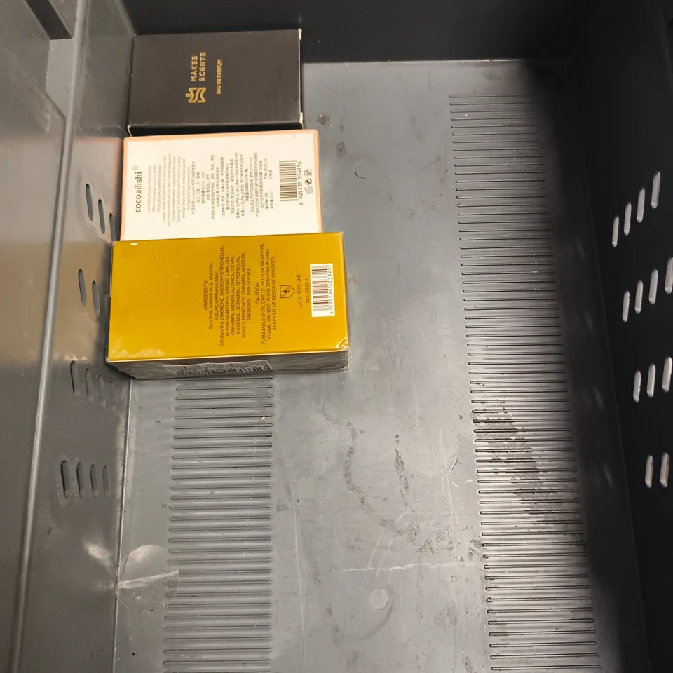 APPROXIMATELY 6 ASSORTED BOXED FRAGRANCES TO INCLUDE - GHOST, ZARA, ARABIYAT PRESTIGE ETC.