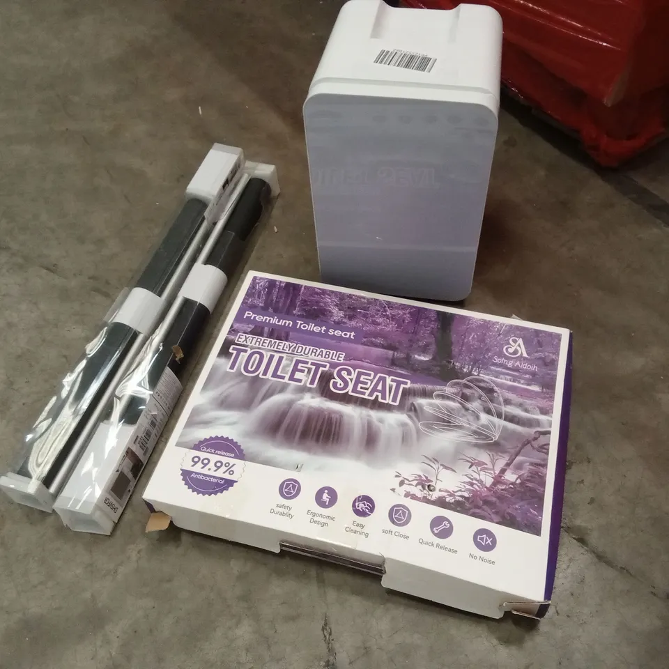 PALLET OF ASSORTED HOUSEHOLD GOODS AND PRODUCTS TO INCLUDE; TOILET SEAT, MINI FRIDGE, BLINDS ETC