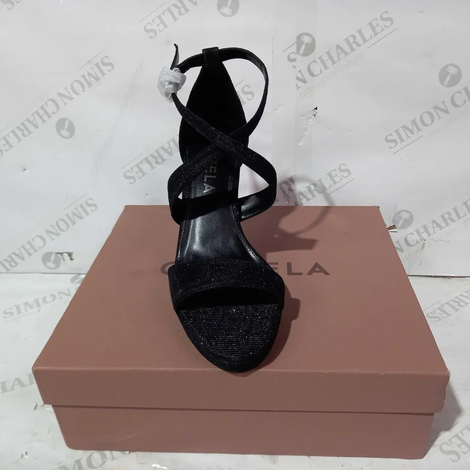 BOXED PAIR OF CARVELA HEELS IN BLACK W. SPARKLE EFFECT EU SIZE 39