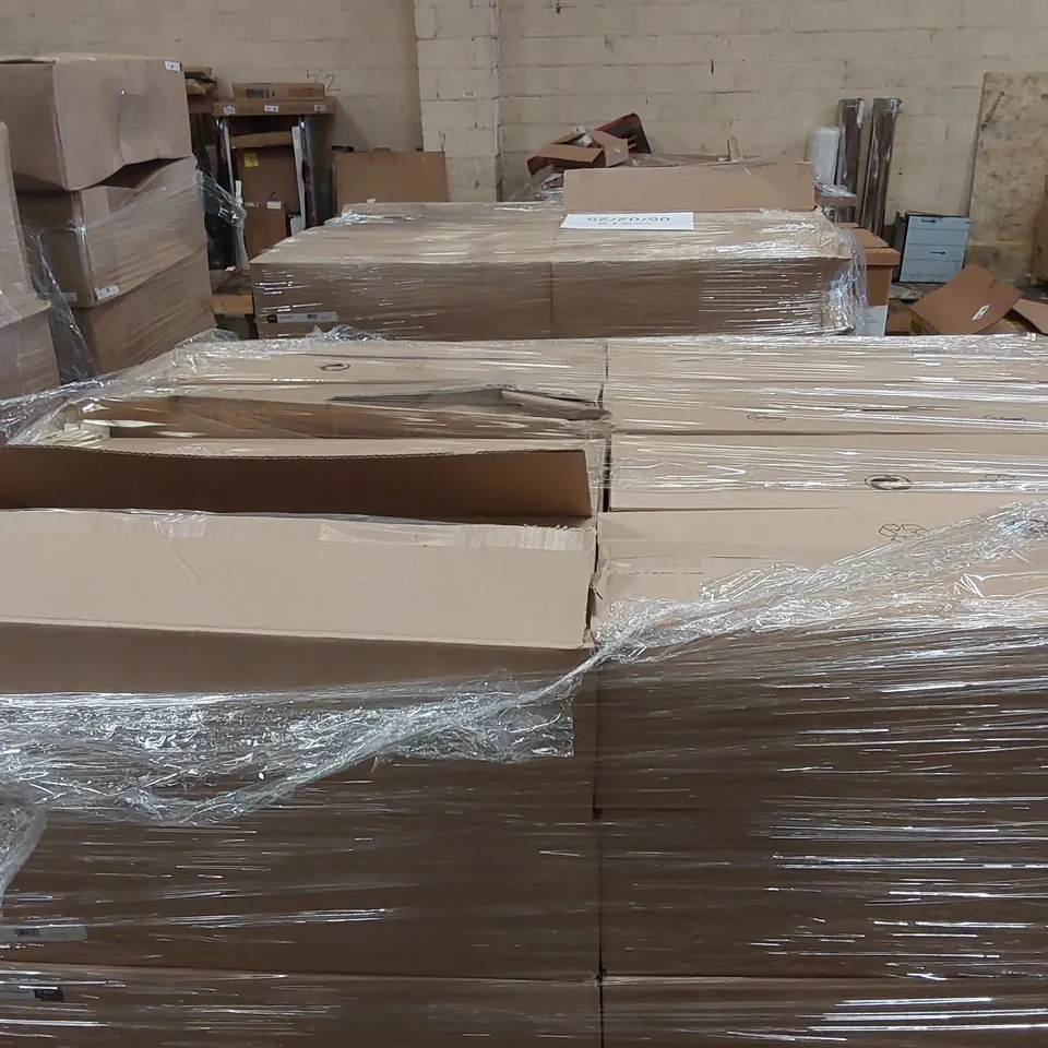 PALLET TO CONTAIN APPROXIMATELY 70x BOXED TRUFFLE PAINTED CURVED PLINTHS 