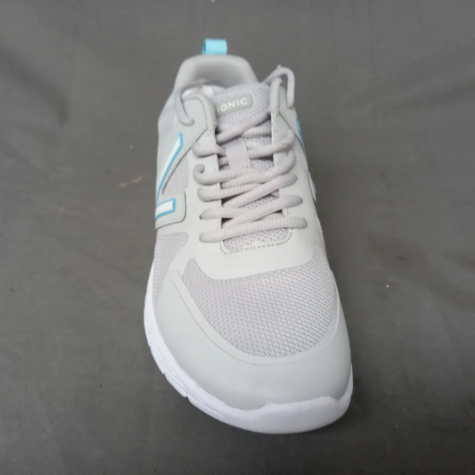 BOXED PAIR OF VIONIC BRISK MILES SHOES IN GREY UK SIZE 6