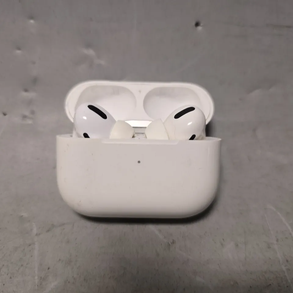 APPLE AIRPOD CHARGING CASE - A2190