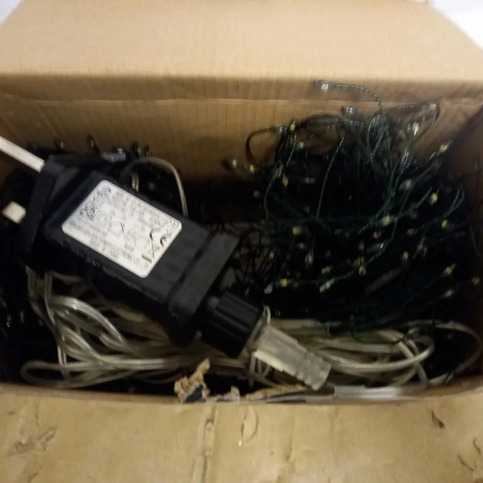 INDOOR AND OUTDOOR VINE LIGHTS 960 PURE WHITE LEDS