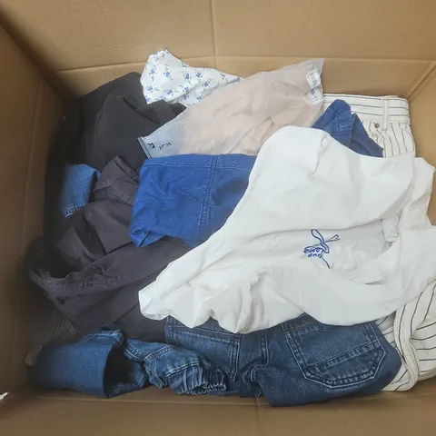 LARGE BOX OF APPROXIMATELY 20 ASSORTED CLOTHING ITEMS IN VARIOUS SIZES, STYLES AND COLOURS