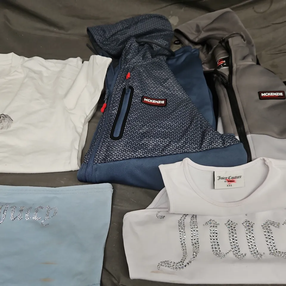 ASSORTED ITEMS OF CLOTHING TO INCLUDE JACKETS, TOPS, BAGS IN ASSORTED STYLES AND SIZES 