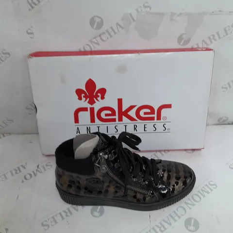 PAIR OF RIEKER TRAINER BOOTS SIDE ZIP BLACK/MULTI SIZE 4