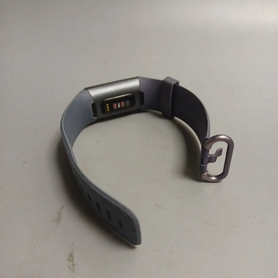 FITBIT CHARGE HEALTH & FITNESS TRACKER WATCH WITH RUBBER STRAP 