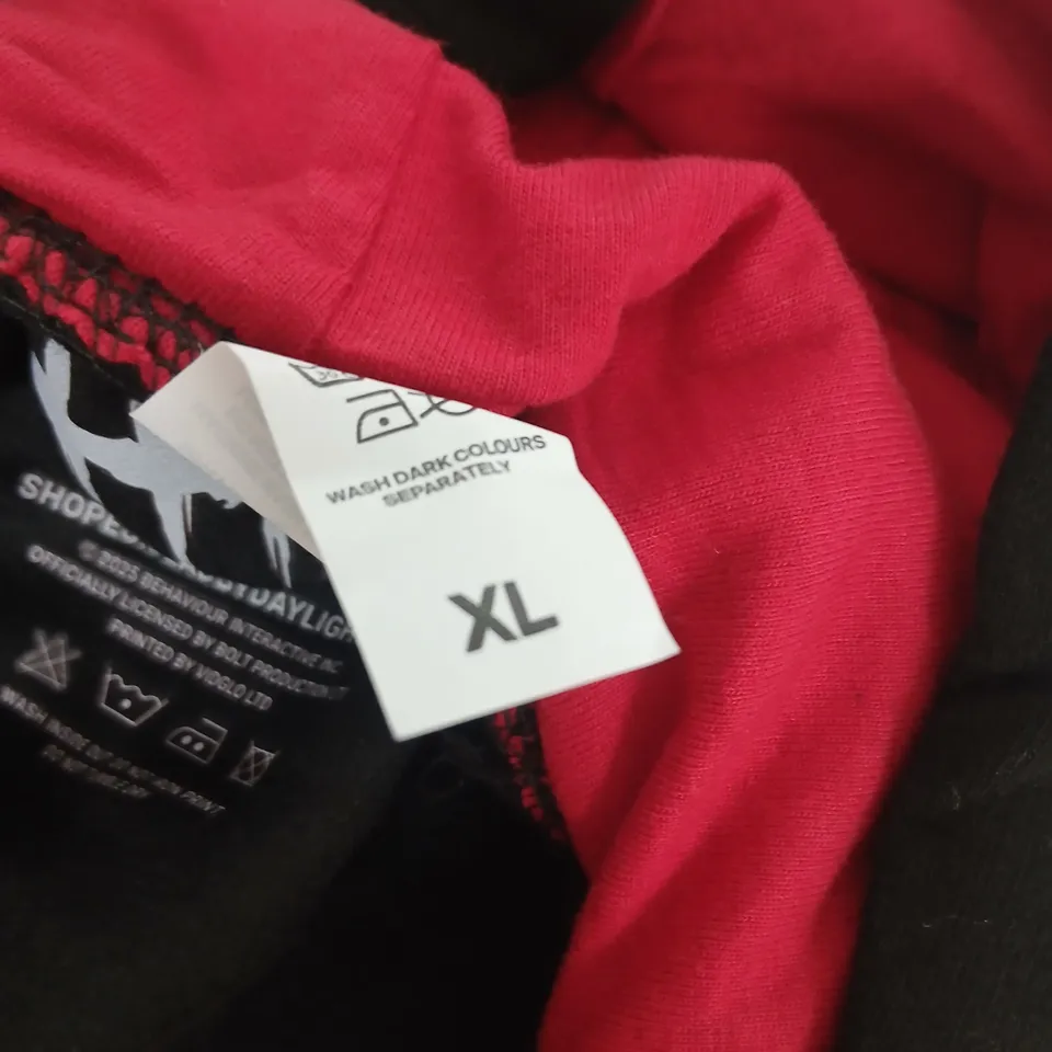 BLACK HOODIE WITH DEAD BY DAYLIGHT LOGO – UK XL (LICENSED DESIGN)
