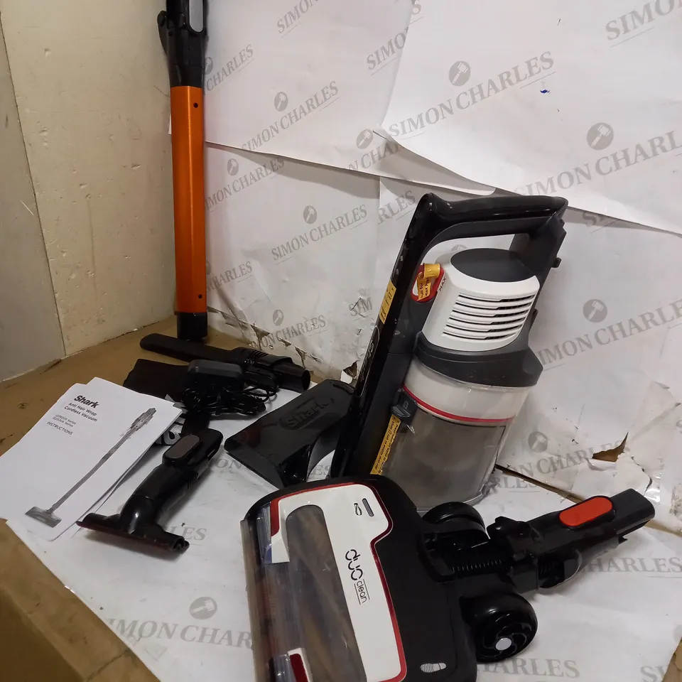 SHARK IZ201UK CORDLESS VACUUM CLEANER HOOVER 