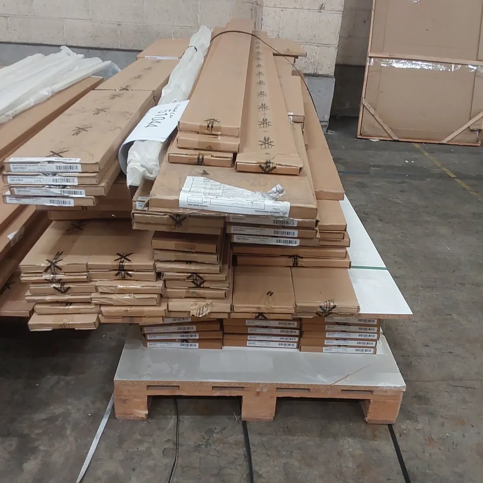 PALLET CONTAINING A LARGE QUANTITY OF BATHROOM PANELS INCLUDING: PENTLAND CREAM WEAVE UPPER PANELS, CREAM WEAVE WEAVE PLINTHS ECT