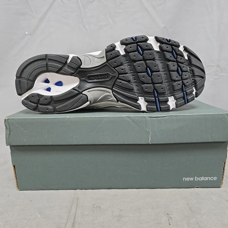 BOXED PAIR OF NEW BALANCE 530 TRAINERS IN WHITE/SILVER/NAVY SIZE UK 6