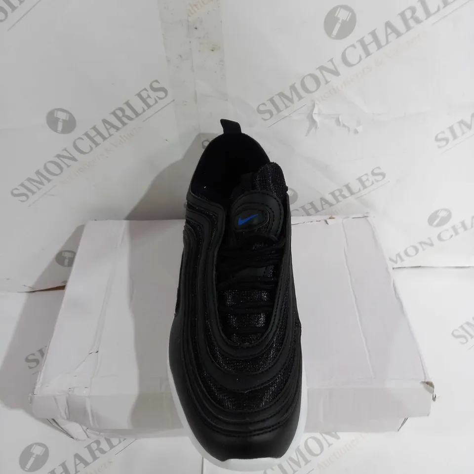 BOXED PAIR OF NIKE AIRMAX IN BLACK/BLUE SIZE 38