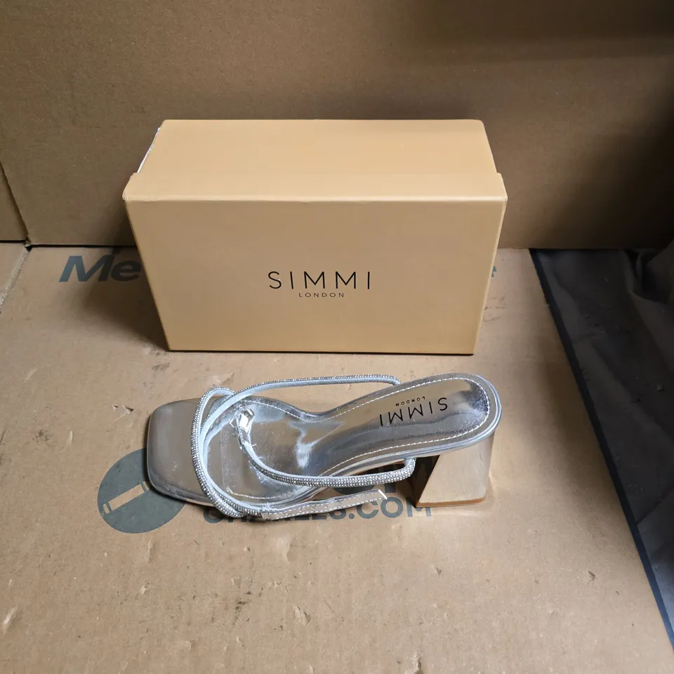 SIMMI LONDON WOMEN'S SILVER STRAPPY HIGH HEEL SANDALS - UK SIZE 4 