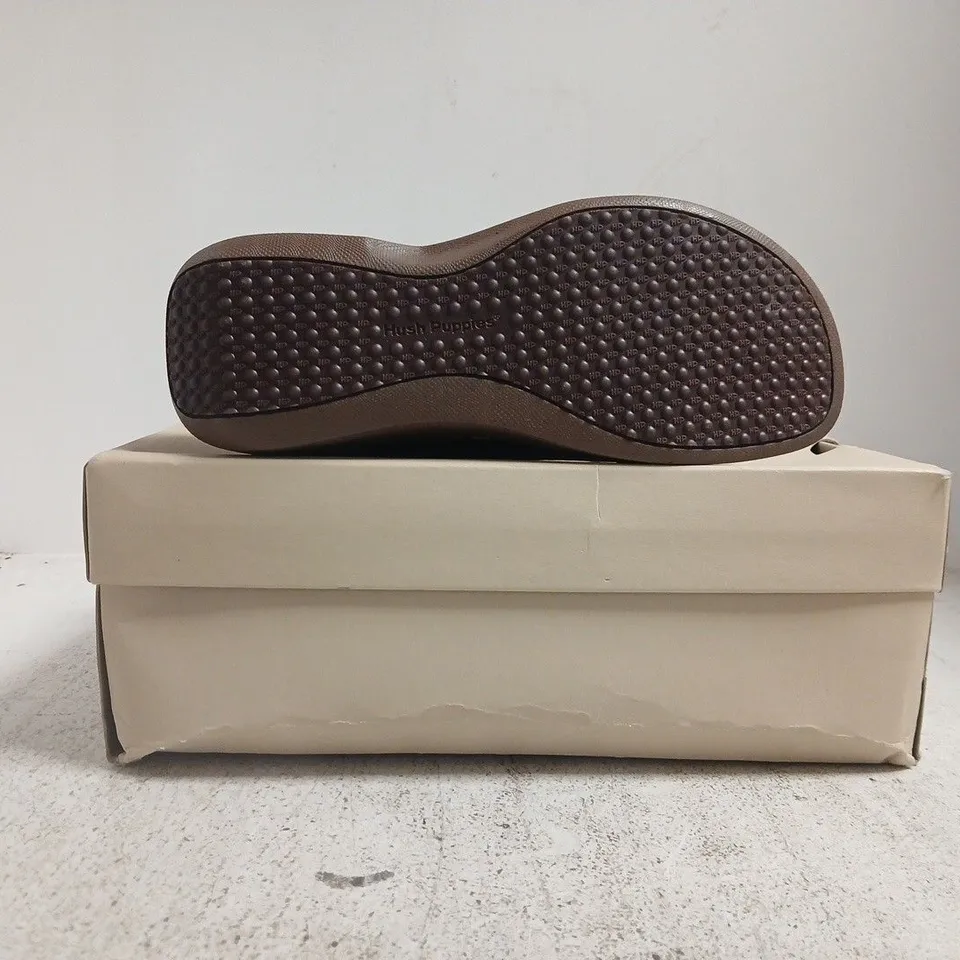 BOXED PAIR OF HUSH PUPPIES SHOES IN BROWN SIZE UK 6