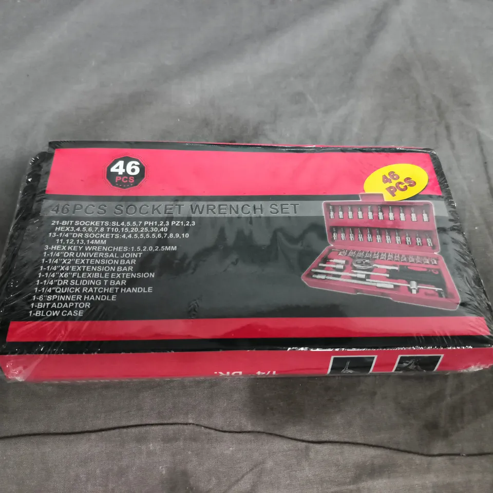 46-PIECE SOCKET WRENCH SET – BOXED