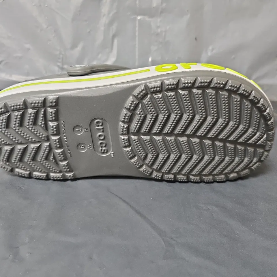 CROCS SANDALS - GREY - SIZE M6/W7