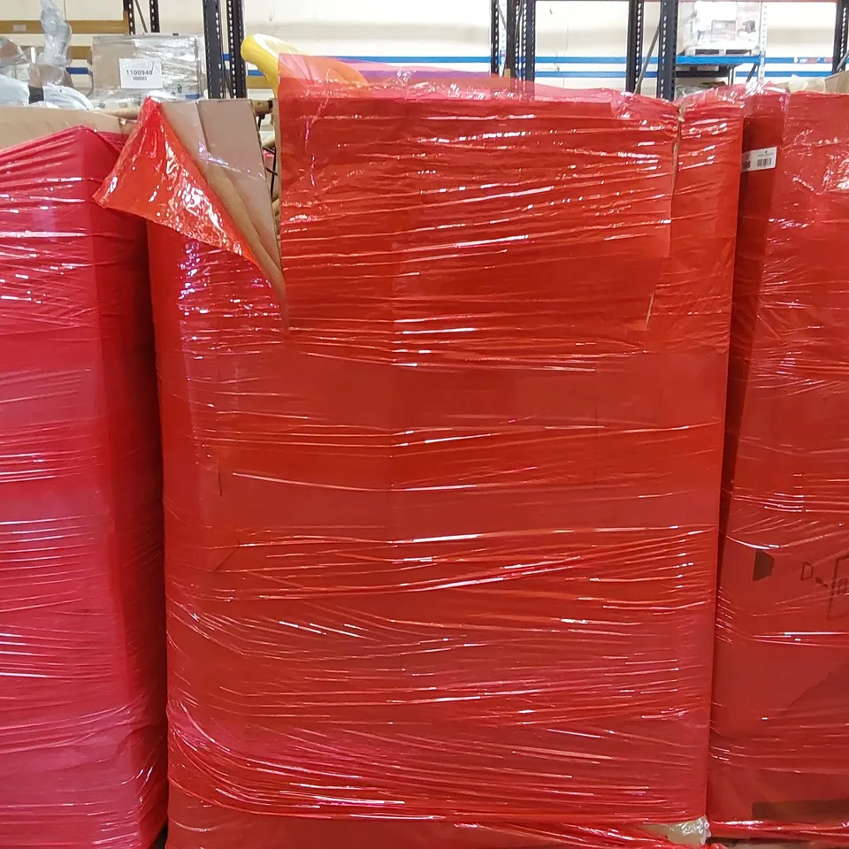 PALLET OF ASSORTED CONSUMER PRODUCTS TO INCLUDE: COOKER HOODS, SHOE RACK, BIKE RACK, CHAIR, BATH MATS ECT