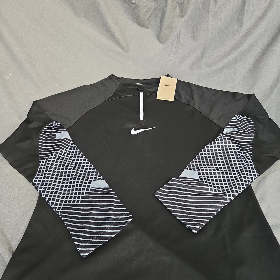 NIKE 1/4 ZIP LOGO SHIRT SIZE M 