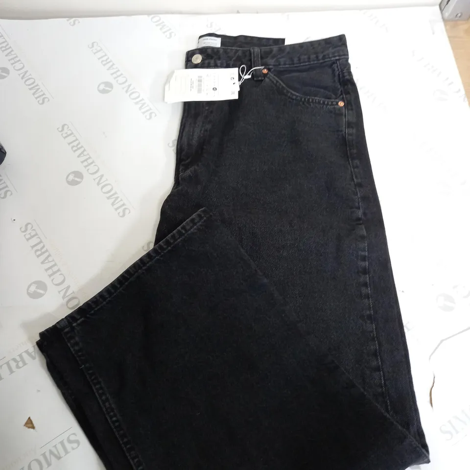 BERSHKA PETITE HIGH WAISTED DAD JEAN IN BLACK UK 14