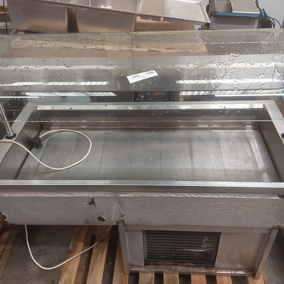 COMMERCIAL TEMPERATURE CONTROLLED FOOD DISPLAY UNIT