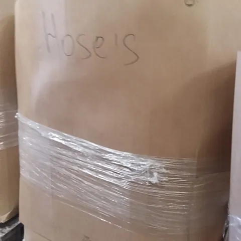 PALLET CONTAINING A LARGE QUANTITY OF HOSES