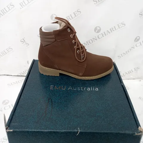 BOXED PAIR OF EMU AUSTRALIA BIRICET OAK SIZE 6