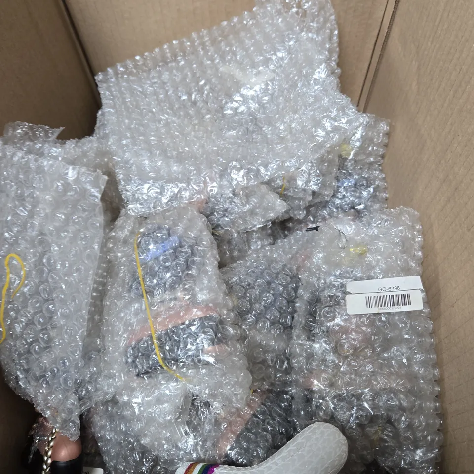 BOX OF APPROXIMATELY 15 ASSORTED HANGING ORNAMENTS