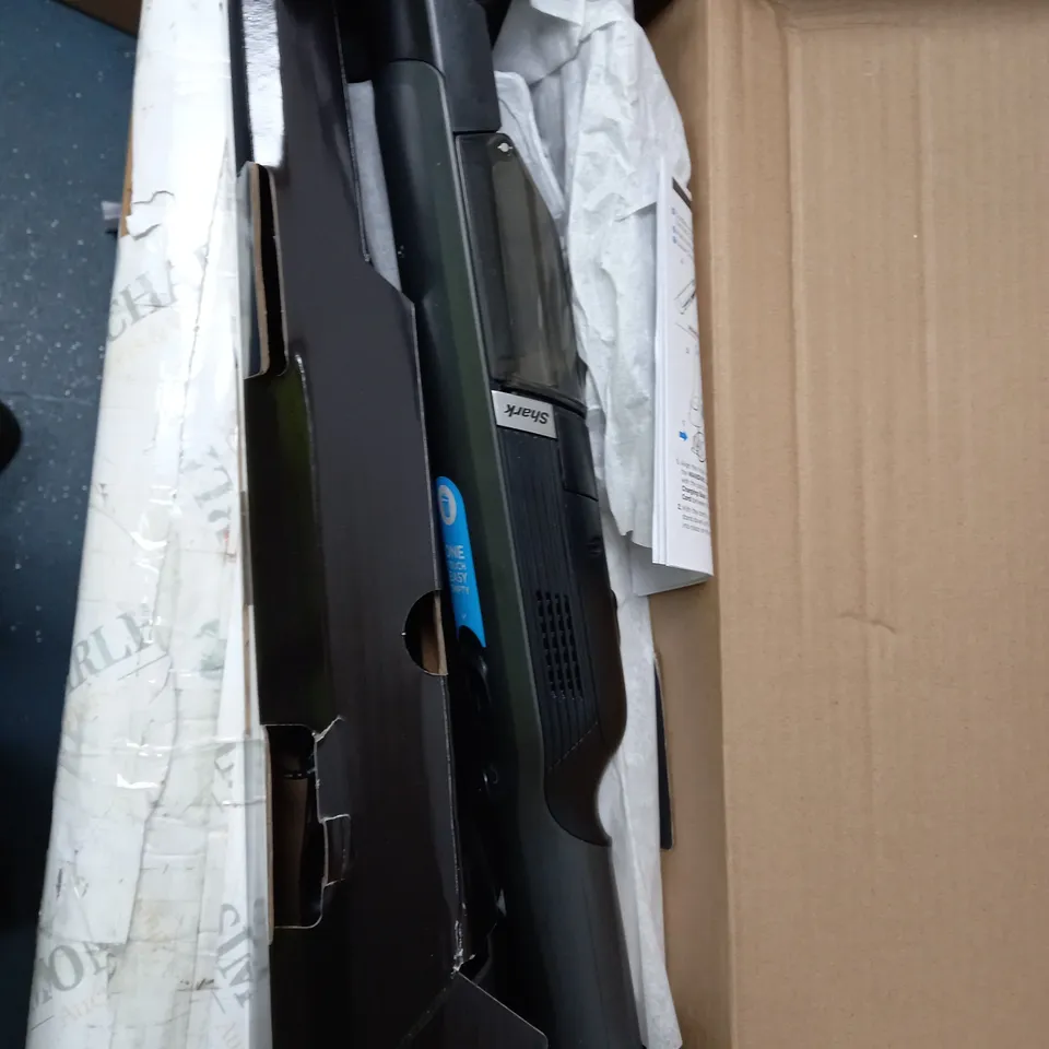 BOXED SHARK CORDLESS HANDHELD VACUUM CLEANER WV200UK