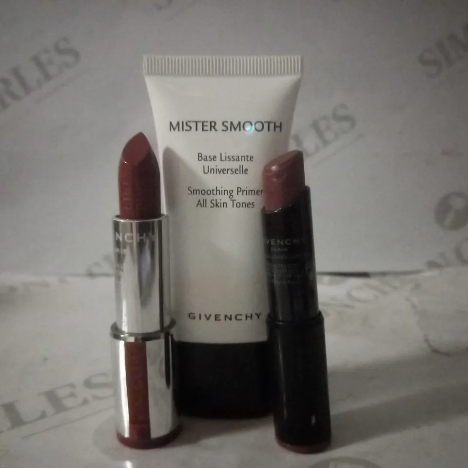 BOX OF APPROX 10 ASSORTED GIVENCHY TESTER PRODUCTS TO INCLUDE SMOOTHING PRIMER, LIPSTICK #MOKA RENVERSANT, LIPSTICK #BRUN CASUAL, ETC
