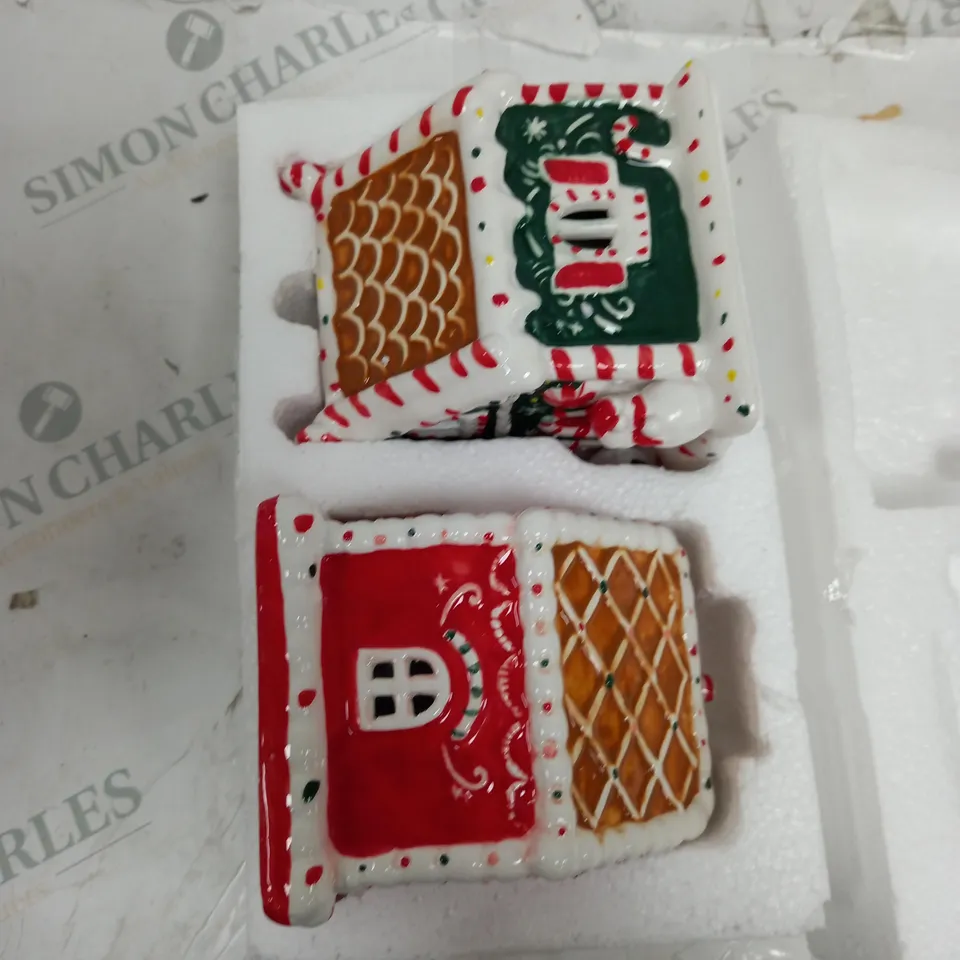 MR. CHRISTMAS SET OF 2, 4" BATTERY-OPERATED NOSTALGIC GINGERBREAD HOUSE